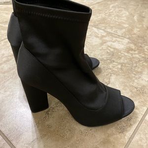 Gianni Bini chunky heel wedge